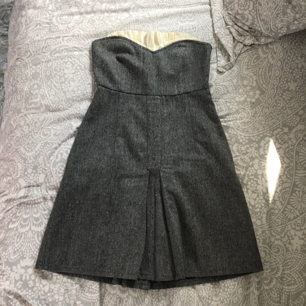 Sophisticated gray strapless “mini” dress